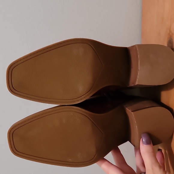 Crown Vintage Booties - Picture 5 of 5